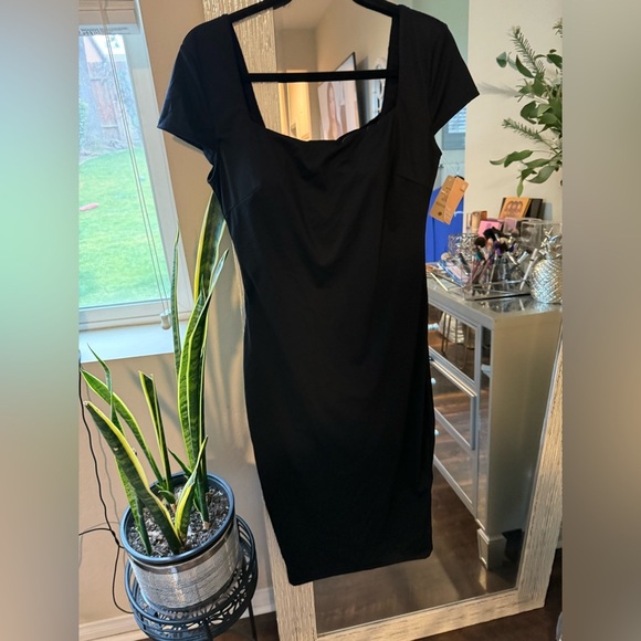 POPILUSH Shapewear Short Sleeve Low-Back Bodycon Midi Dress - Picture 6 of 7